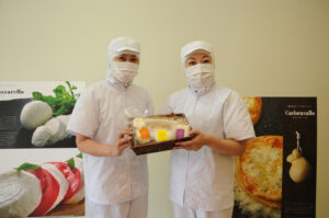 チーズ工房　３種で始動　里美のチーズ味わって