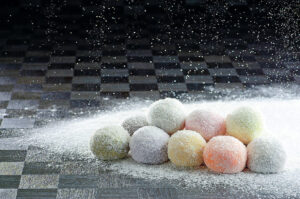 オープニング 大放出セール 大子・和菓子店「菓匠宮川」 看板は「久慈川の氷華餅 コレクション