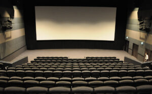 特大スクリーンの新名所　シネマサンライズ（日立）