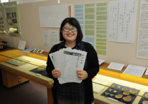 「梅津新聞」編集中 常陸太田市郷土資料館 地元の歴史をレポート