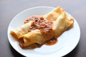 【教えて！　お国のレシピ⑤】ブラジルの「パンケッカ」　マリニオ・フェルナンドさん（鉾田）