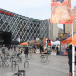 「浴衣でビアガーデン2020」開幕 JR水戸駅南口ペデストリアンデッキに笑顔がそろう