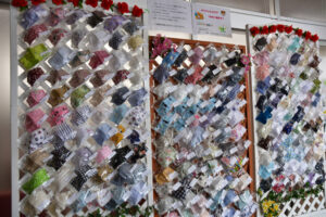 手作りマスクの展示会 JA常陸金砂郷支店で開催中