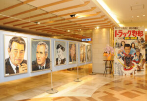 映画看板絵師 故・大下武夫さん展 31日まで水戸駅エクセル