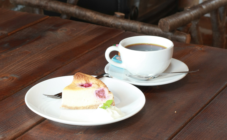 手作りチーズケーキが人気　鹿嶋・カフェ「フィーカ」