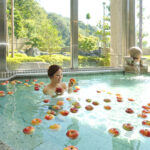 秋のぜいたく りんご風呂開始 日帰り温泉施設「森林の温泉」