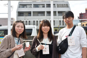 創作たこ焼きで競技　とと焼きグランプリ