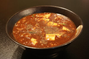 昼も夜もこだわりの味　行方「らーめん酒場　門」