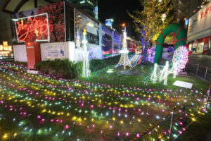 【茨城再見聞】「水戸を元気に」の願い込めて　駅北口芝生広場（水戸）