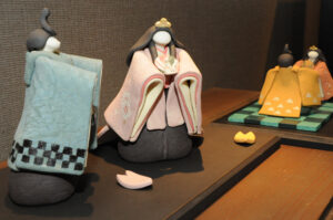 「麻衣子雛」コラボ展　笠間「ギャラリー桜」