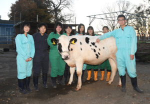 笑顔呼ぶハート模様　２０２１年　丑（うし）年