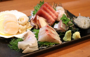 新鮮な魚料理が評判 「旬菜かすが」