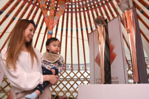 聖火リレー前に、県各地で展覧会 五輪・パラのトーチ