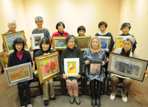 女性13人のポピー画展 ギャラリーやまさんで18日まで