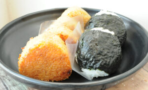 ニンニク風味の「みそやき」 おにぎり店「香瞳」