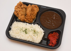唐揚げと高級牛のカレー 「源まる商店」