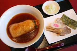 びっくり！　稲荷ラーメン　中華食堂「天海」
