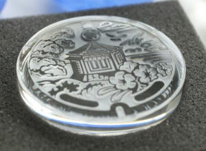 “ガラスのマンホール”販売