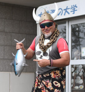 海辺のカルチャーの発信源　ライフセーバー　ジーコ船長