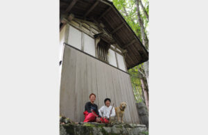 山里にフィンランドサウナの宿　地域おこし協力隊の２人が完成目指す　川沿いの古民家を改修