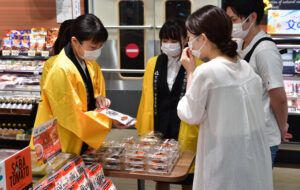 学生発案のレトルトサバ ヨークベニマルで販売中