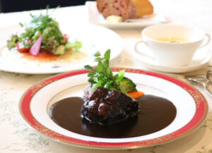 ブラッスリーテロワール　（レストラン）