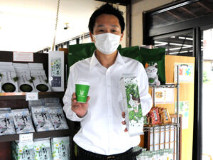 奥久慈茶葉入り紙コップ 湯を注ぐだけ 藤屋製茶が販売