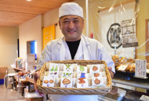 デザイナーは小学生 和菓子店「堀江製菓」