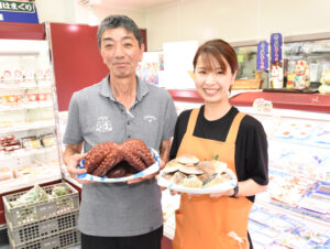 鹿島だこを育てた地域密着スーパー 「コミュニティーストア ミズノ」を営む水野明善さんら