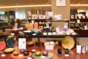 「IBARAKI craft」 ずらり茨城の工芸品 京成百貨店に開店