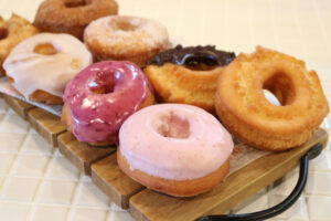 先月開店　８種の味　ドーナツ専門「ロミードーナツ」（茨城・大洗）
