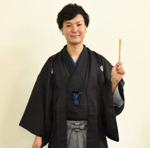 ゴールを狙った街で、笑いを狙う エフエムかしまで新番組を担当する落語家 立川成幸さん(茨城・小美玉)