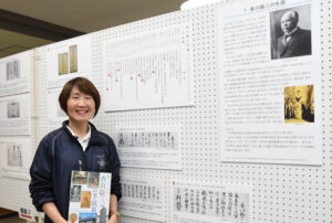市出身の香川敬三を紹介 市文書館のエントランスで資料展(茨城・常陸大宮)