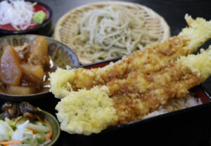 穴子天重と常陸秋そば 三乃宮 (そば・定食 茨城・常陸大宮)