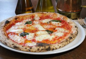 石窯で焼く本格ピザ　トラットリア　パラン（イタリアン　茨城・東海）