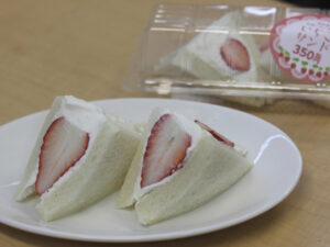 土日限定販売「いちごサンド」 「道の駅いたこ」(茨城・潮来)