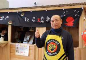 たこ焼き店で再船出 地域おこし協力隊の岡本さん(茨城・笠間)