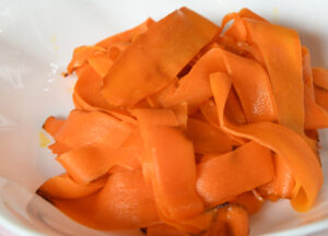 もう一皿は、包丁いらず 長峯さんのニンジンのバター炒め(茨城・鉾田)