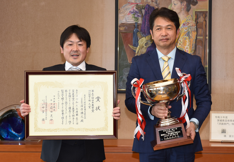 深作農園が知事に報告　第５１回日本農業賞で大賞受賞（茨城・鉾田）