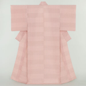 紙布作家の桜井さん展　県陶芸美術館（茨城・笠間）