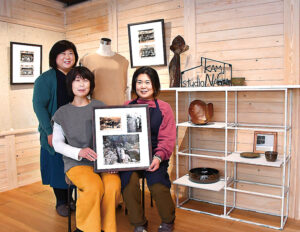 ３姉妹の「服飾トルソ展」　大子ドレメ美術館で２７日まで（茨城・大子）