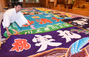 ６年ぶり　大漁旗揺れる例大祭　大甕神社（茨城・日立）