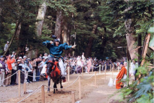 手に汗握る　流鏑馬神事　５月１日　鹿島神宮（茨城・鹿嶋）