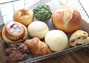 店舗は旧郵便局 コリン ブレッド&スイーツ(茨城・日立)