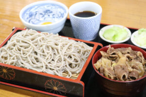 常陸秋そばと牛丼 そば処 しなの(そば 茨城・茨城町)