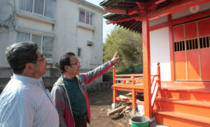 地域を守り、守られる神社 修復が終盤 近所の理容師が奮闘(茨城・ひたちなか)