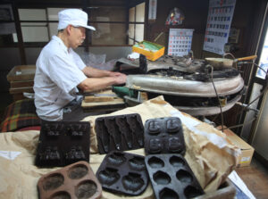 もなかの種の製造所 昭和30年ごろ創業「荒木商店」(茨城・笠間)