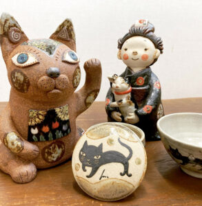 ネコの陶器２０００点展示　「きらら館」