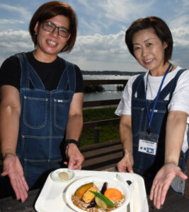 地元満載「こいこいカレー」 市観光物産館フードコートで提供(茨城・行方)