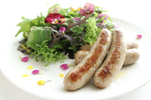 花びら入りのソーセージ発売　高萩の市民グループ（茨城・高萩）